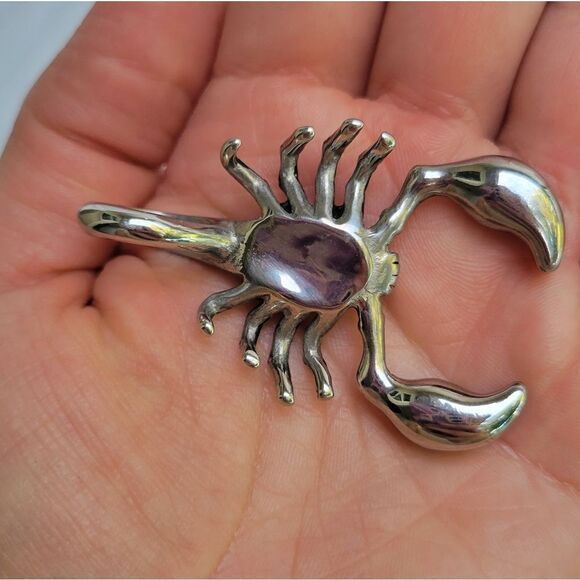 Steel scorpion pendant - Picture 4 of 6